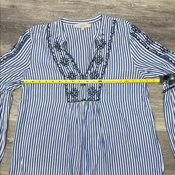 LOFT Sz MED Flowy Striped Embroidered V-Neck Peasant Blouse Bell Sleeve #boho - Picture 9 of 9